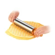 Kép 4/9 - Tescoma Delicia rácsmintás kerek tésztakiszúró 30 cm-es (630898)