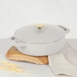 Kép 2/7 - Berlinger Haus Sahara Öntöttvas alacsony lábas fedővel 26 cm-es (BH-6530)